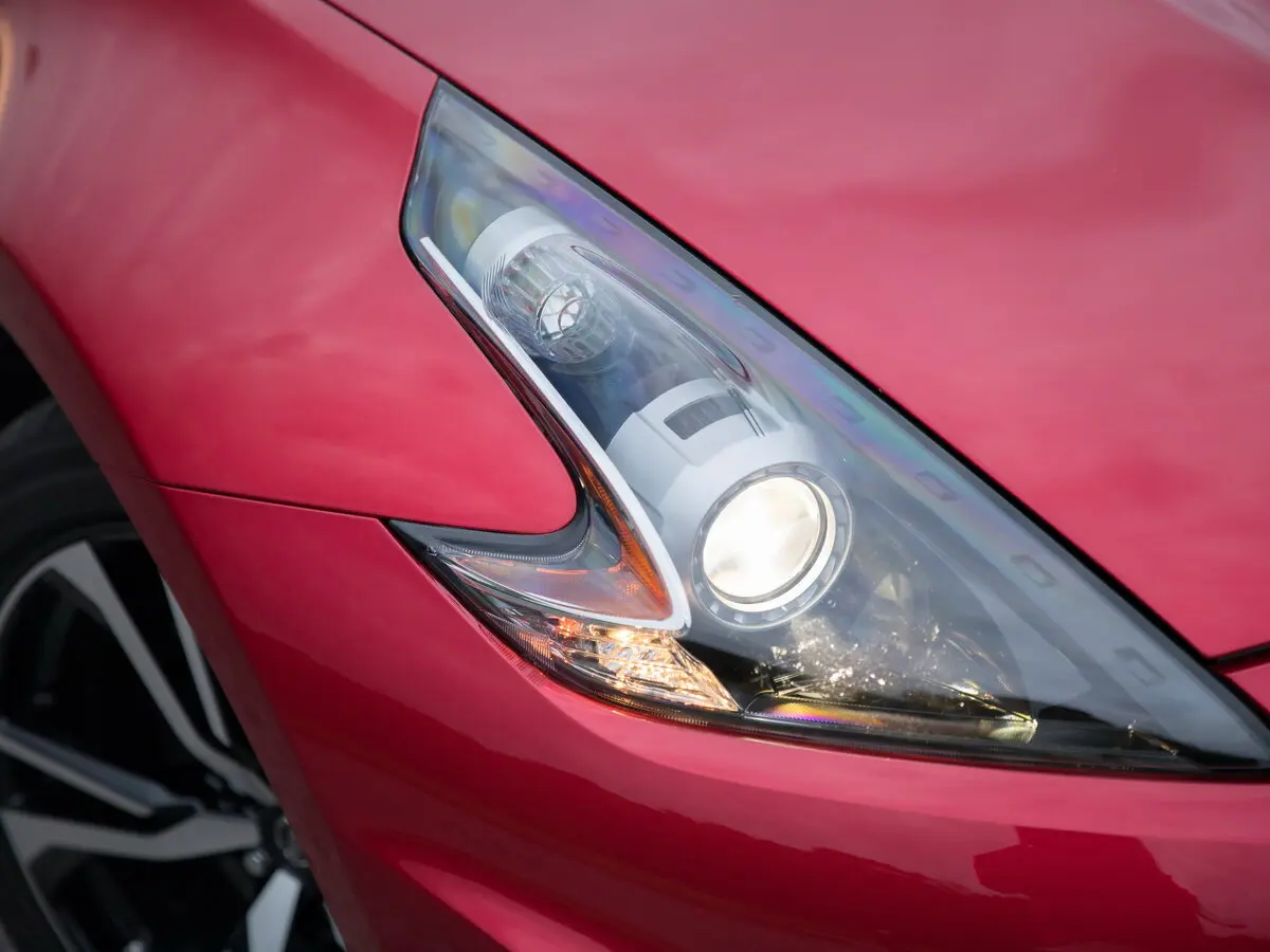 Nissan 370Z I Рестайлинг Родстер — сүрөт 12
