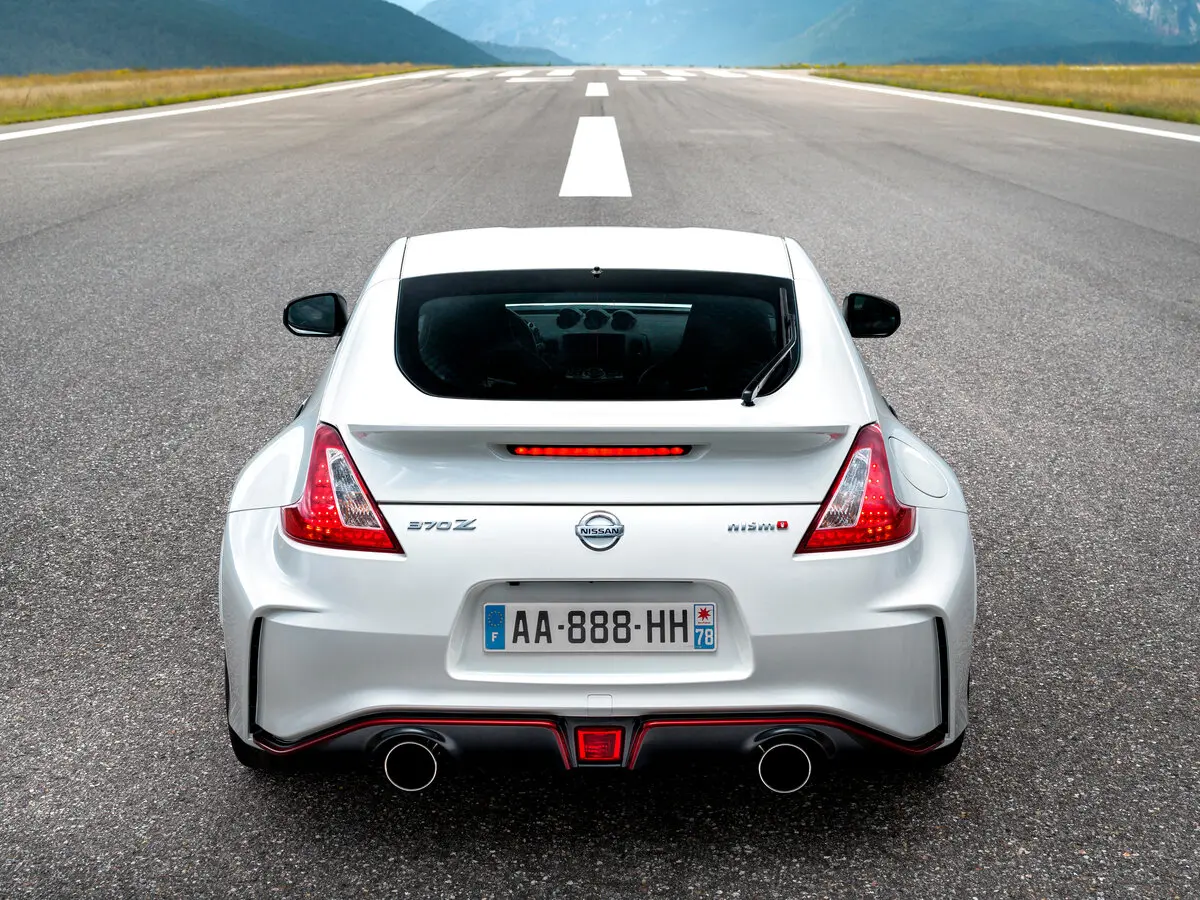 Nissan 370Z I Рестайлинг Купе Nismo — сүрөт 4