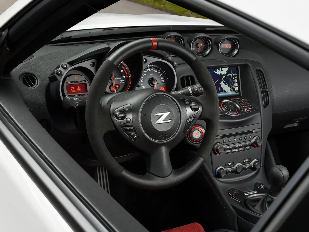 Nissan 370Z I Рестайлинг Купе Nismo — сүрөт 9