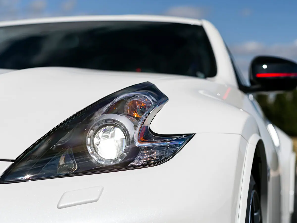 Nissan 370Z I Рестайлинг Купе Nismo — сүрөт 11