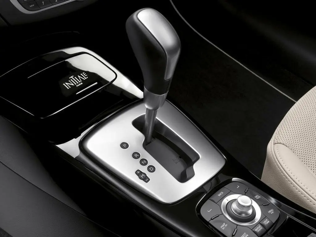 Renault Laguna III Рестайлинг Лифтбек — сүрөт 7
