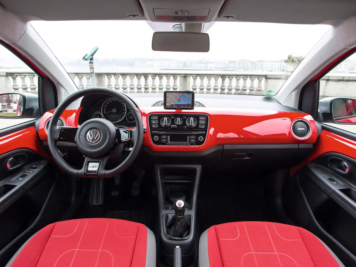 Volkswagen up! I Хэтчбек 5 дв. Cross — 照片 6