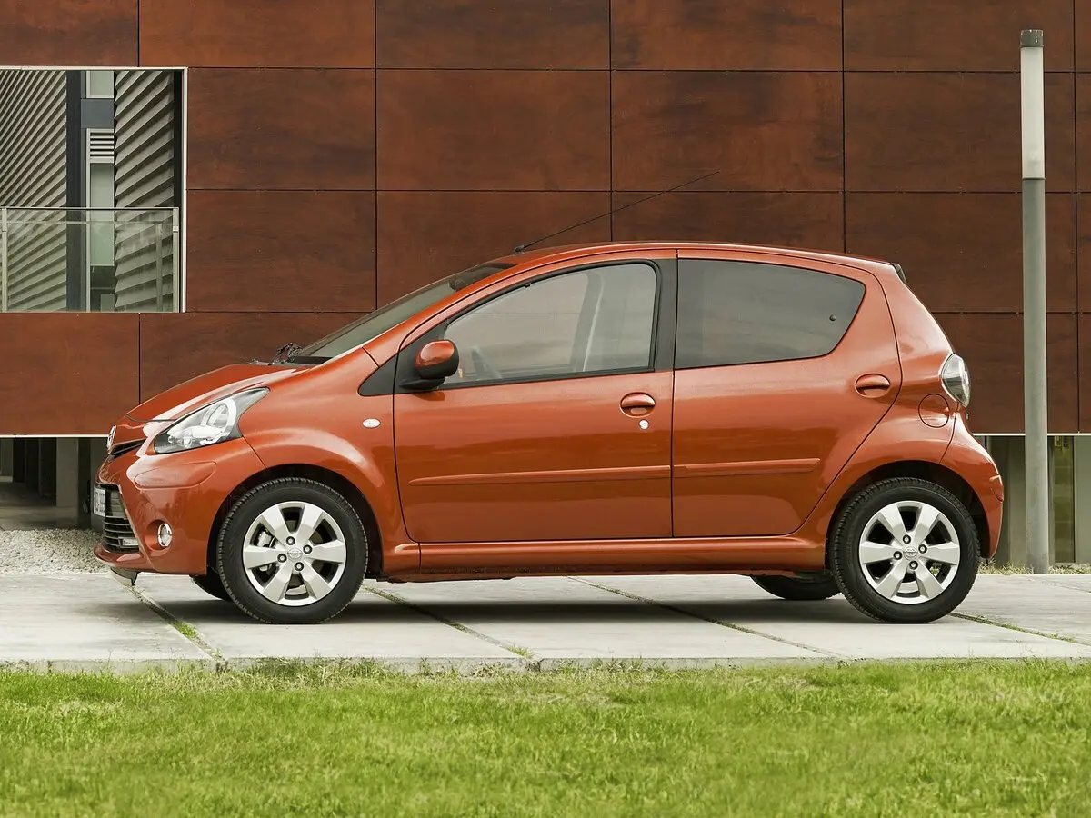 Toyota Aygo I Рестайлинг 2 Хэтчбек 5 дв. — сүрөт 2