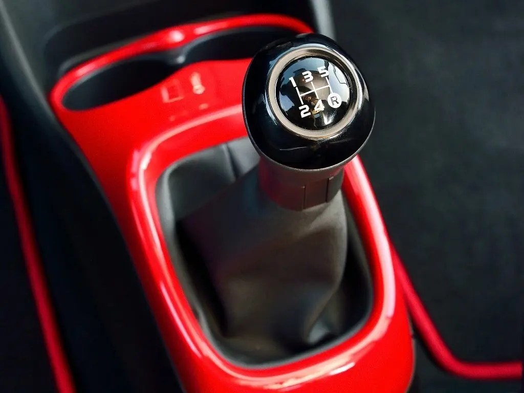 Toyota Aygo II Хэтчбек 5 дв. — сүрөт 11