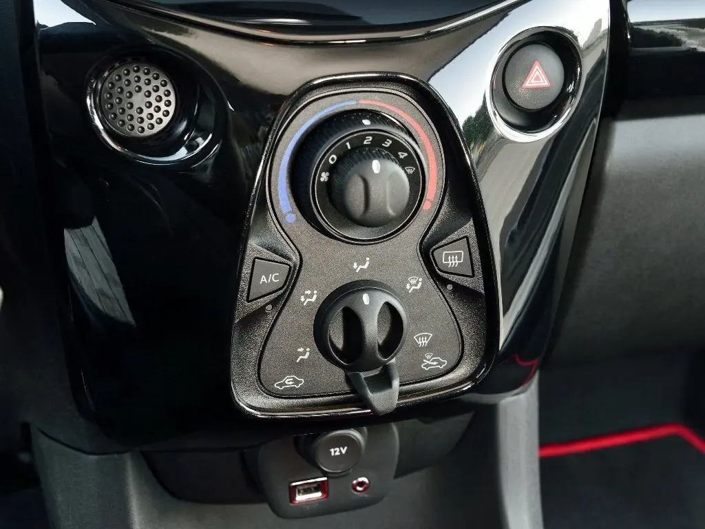 Toyota Aygo II Хэтчбек 5 дв. — сүрөт 15