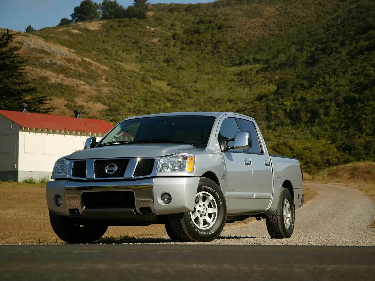 Nissan Titan I Пикап Двойная кабина