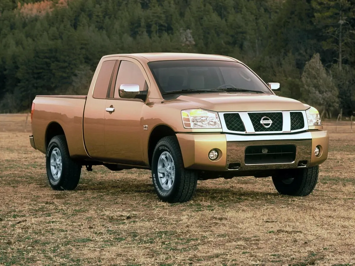 Nissan Titan I Пикап Полуторная кабина