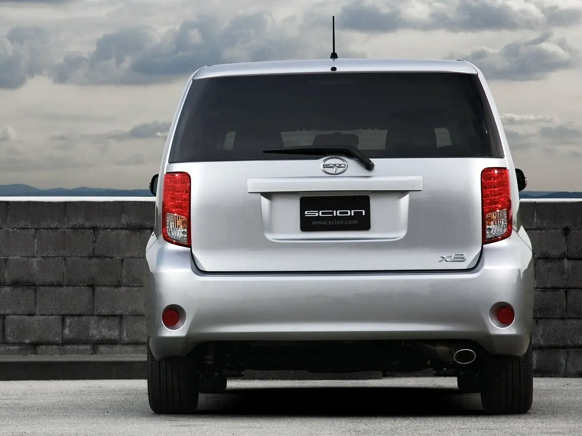 Scion xB II Рестайлинг Компактвэн — photo 4