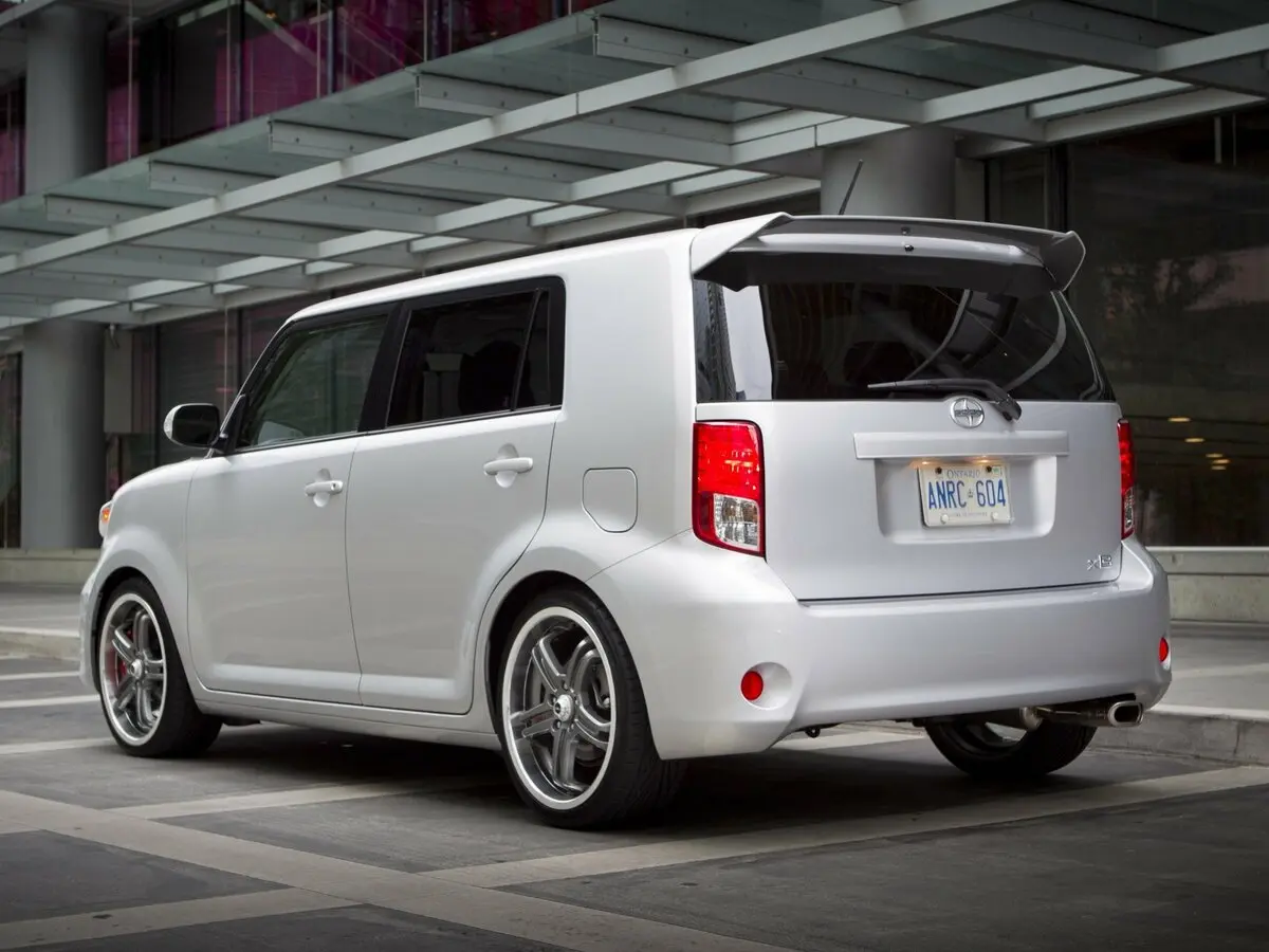 Scion xB II Рестайлинг Компактвэн — photo 5