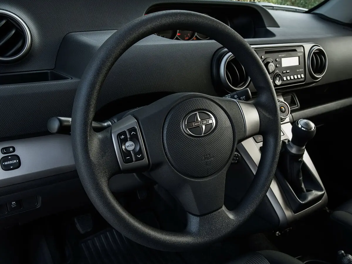 Scion xB II Рестайлинг Компактвэн — photo 10