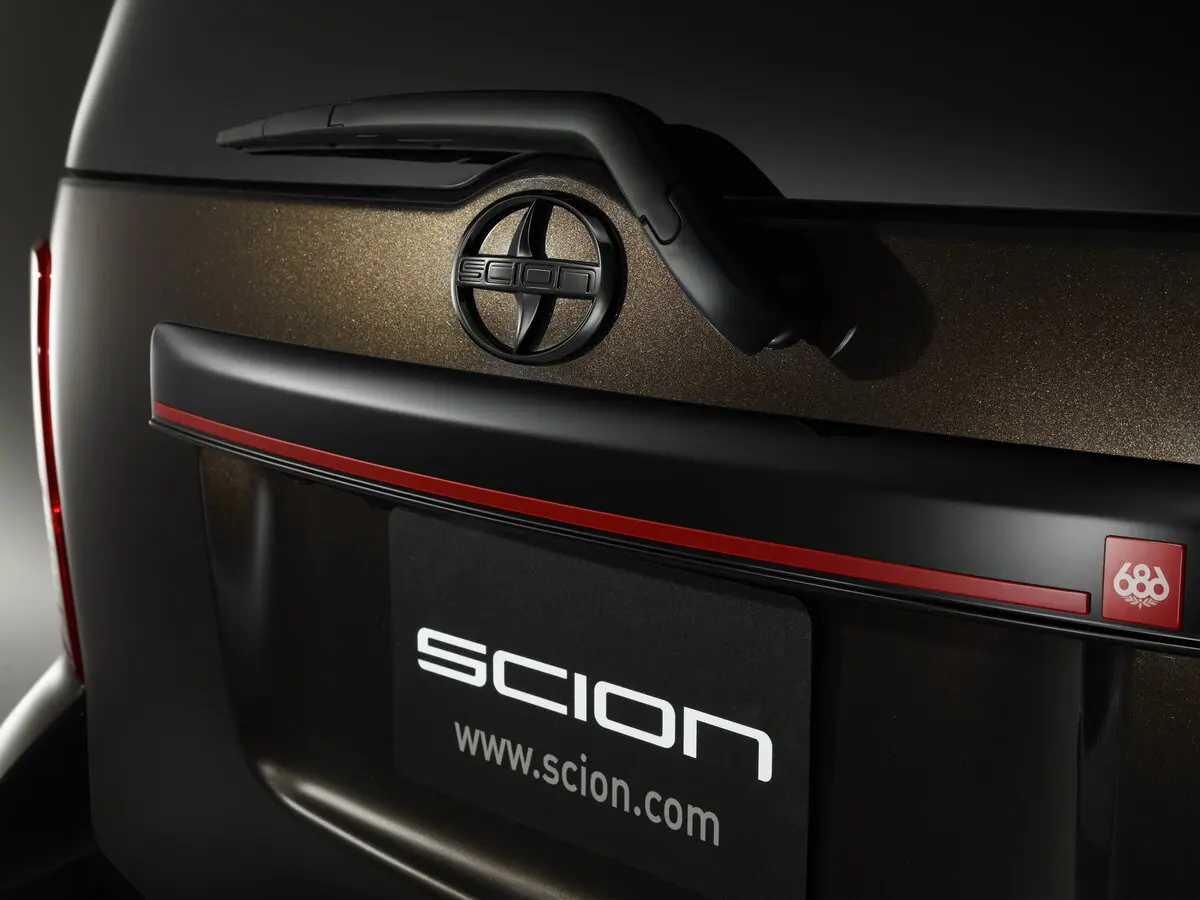 Scion xB II Рестайлинг Компактвэн — photo 12