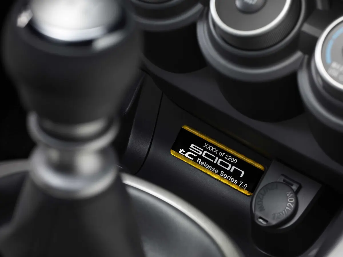 Scion tC II Купе — photo 11