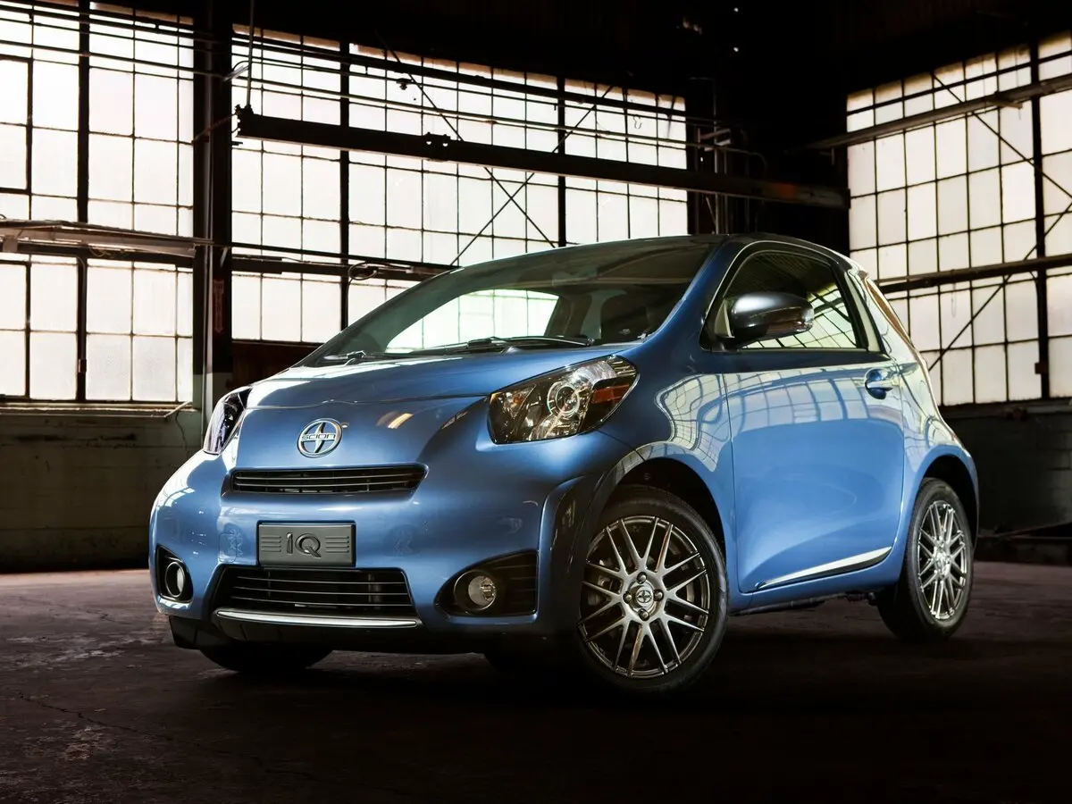 Scion iQ 2011 – 2016