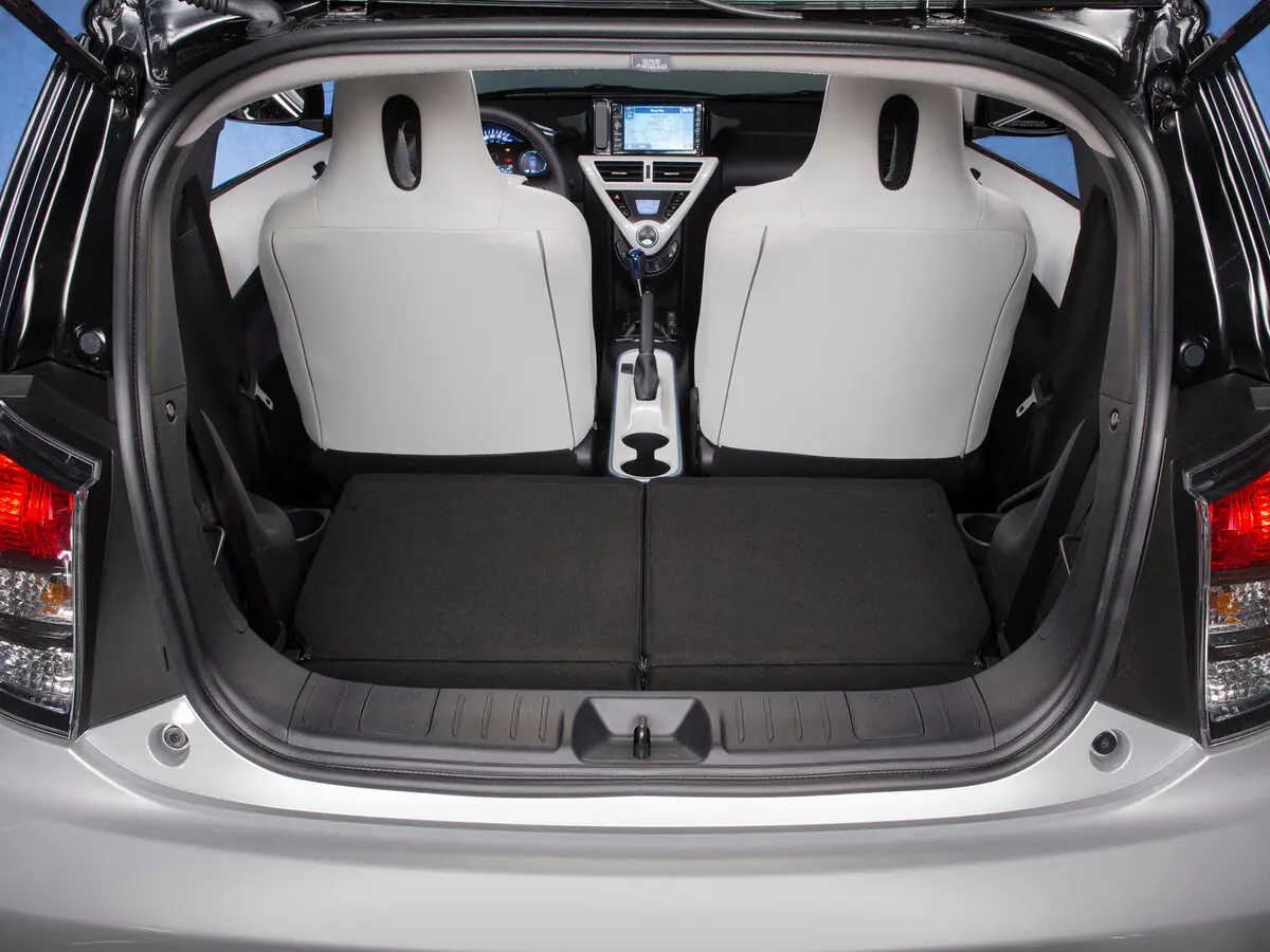 Scion iQ 2011 – 2016 Хэтчбек 3 дв. — photo 12