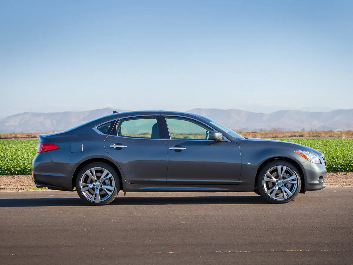 Infiniti Q70 I Седан — сүрөт 2