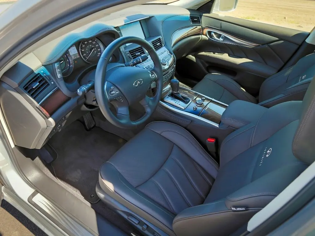 Infiniti Q70 I Седан — сүрөт 6