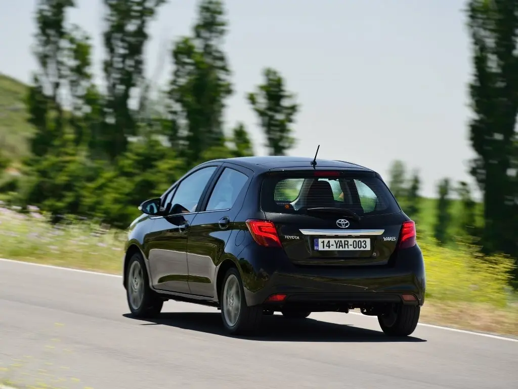 Toyota Yaris III Рестайлинг Хэтчбек 5 дв. — сүрөт 4