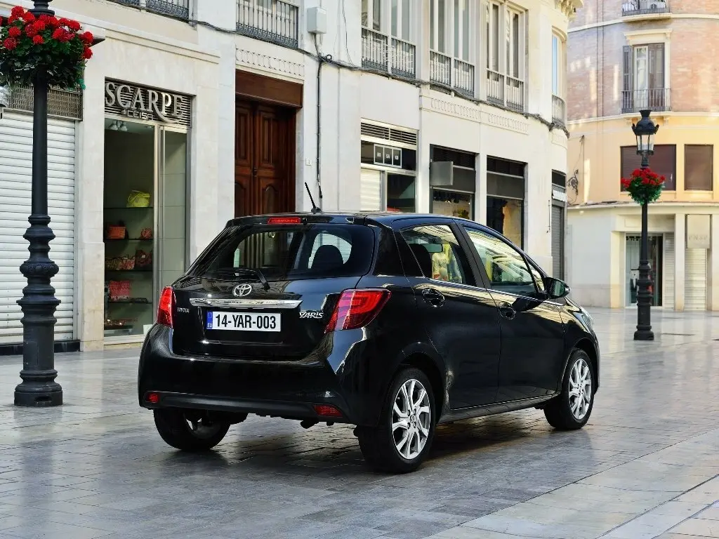 Toyota Yaris III Рестайлинг Хэтчбек 5 дв. — сүрөт 5