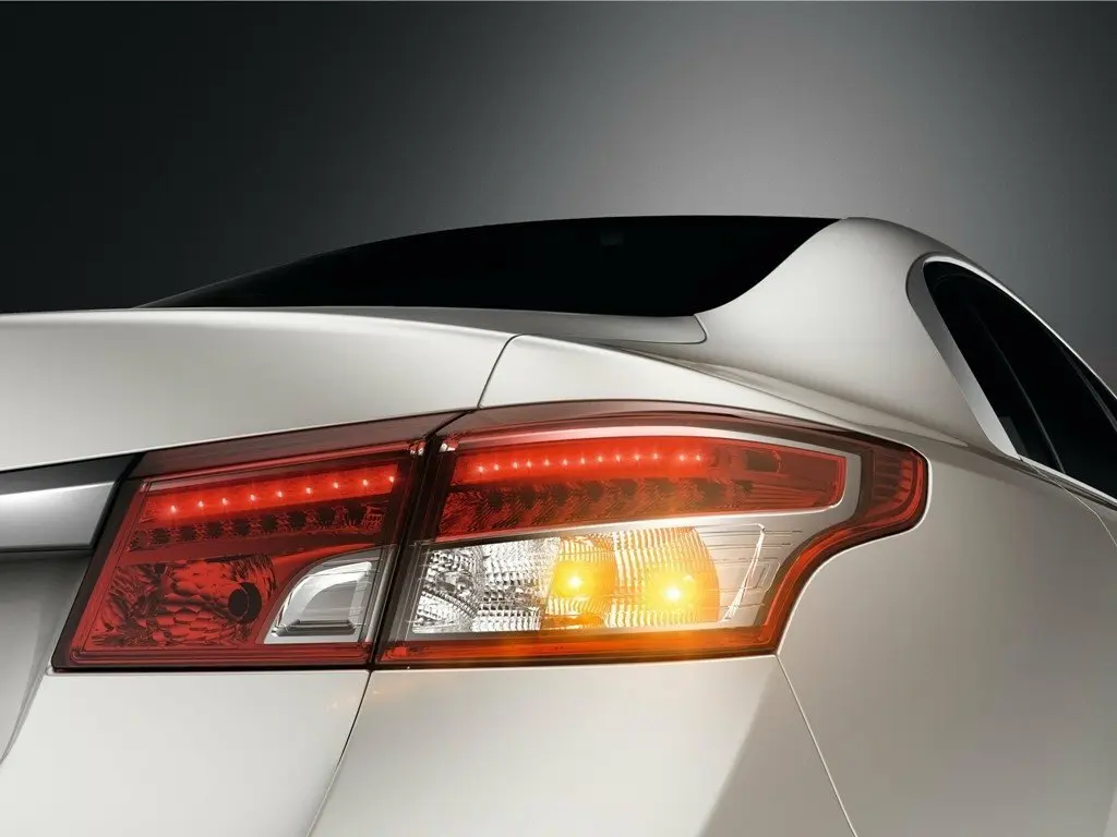 Renault Latitude I Рестайлинг Седан — сүрөт 8