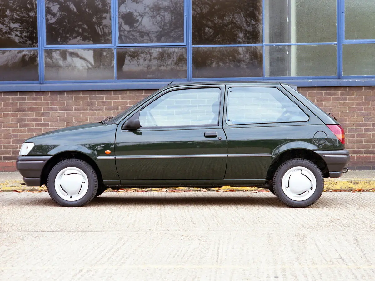 Ford Fiesta Mk3 Хэтчбек 3 дв. — сүрөт 2
