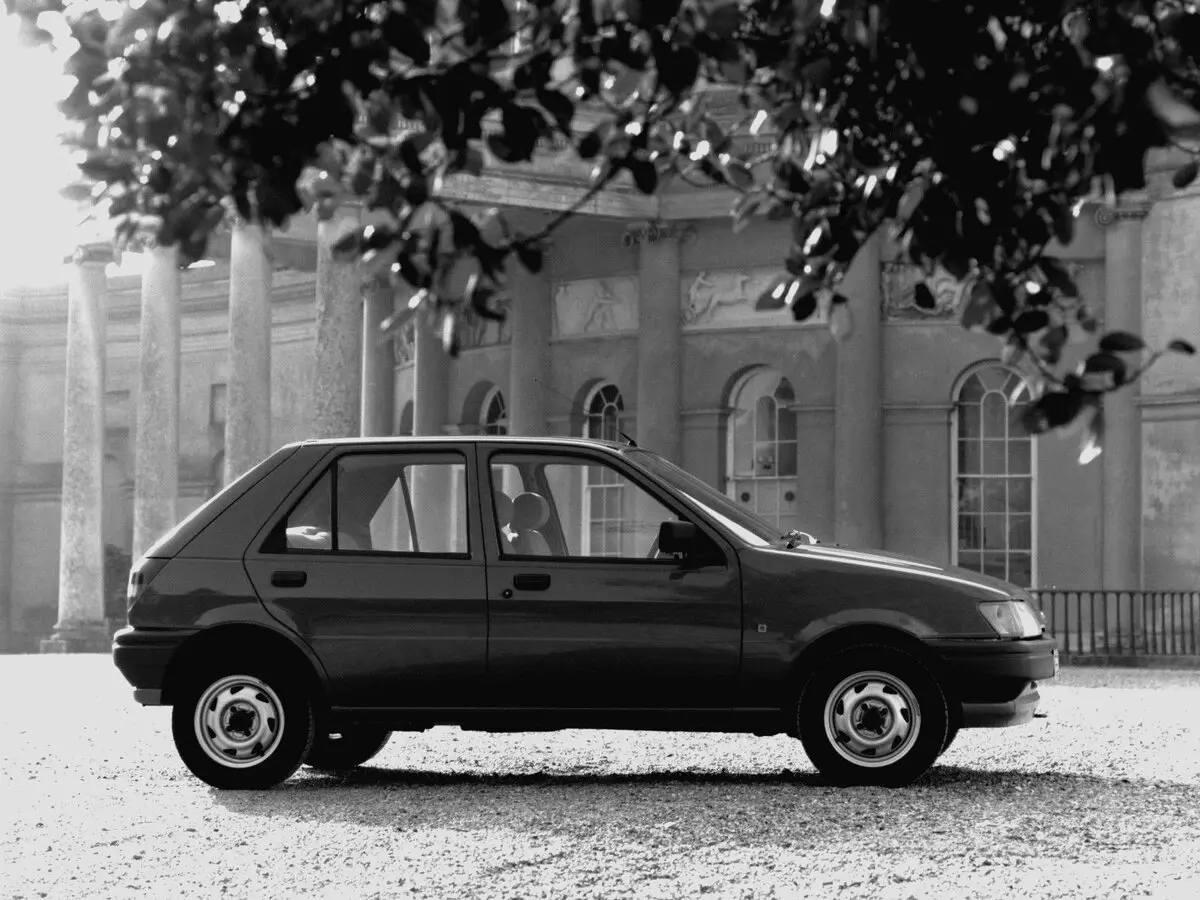 Ford Fiesta Mk3 Хэтчбек 5 дв. — сүрөт 2