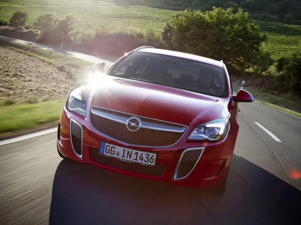 Opel Insignia OPC I Рестайлинг Универсал 5 дв. — сүрөт 2