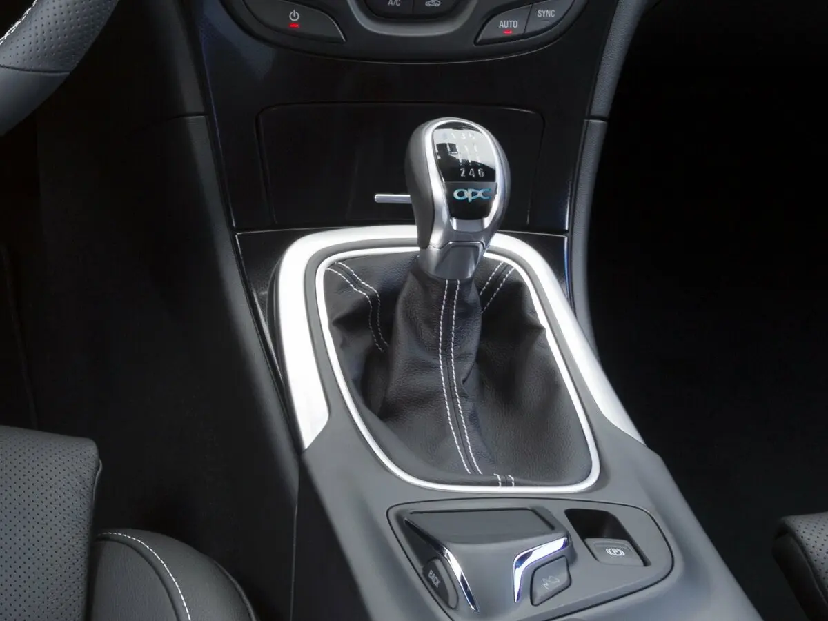 Opel Insignia OPC I Рестайлинг Универсал 5 дв. — сүрөт 6