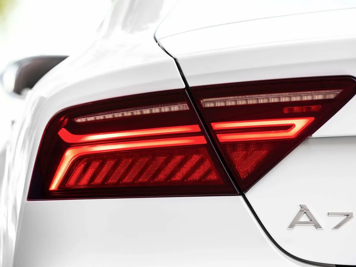 Audi A7 I (4G) Рестайлинг Лифтбек — сүрөт 9
