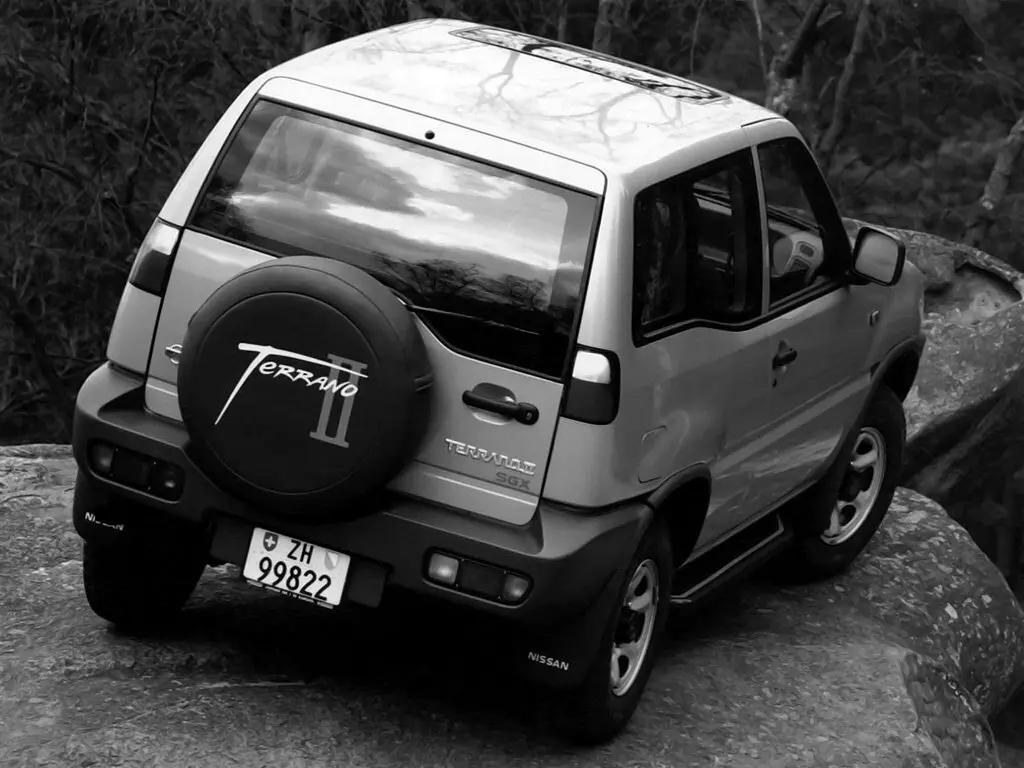 Nissan Terrano II Внедорожник 3 дв. — сүрөт 4