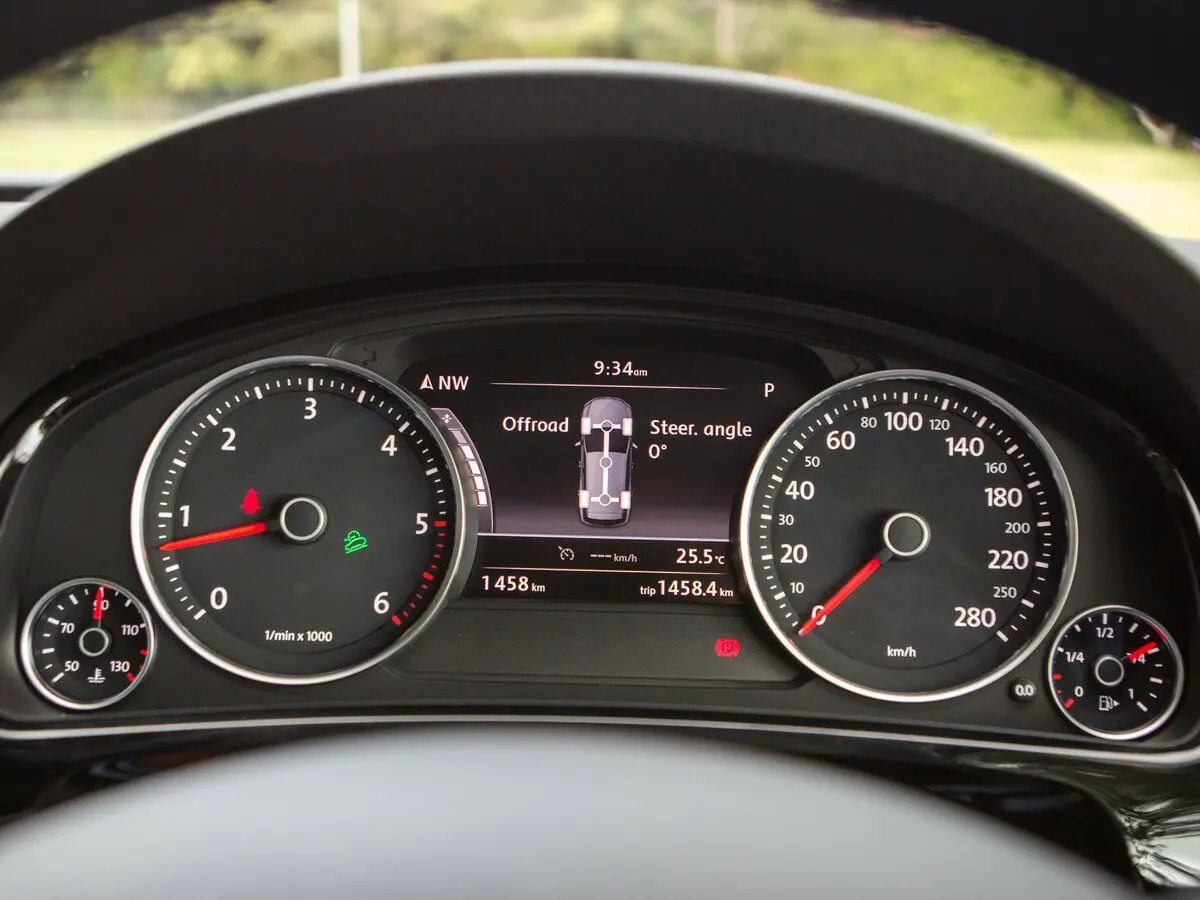 Volkswagen Touareg II Рестайлинг Внедорожник 5 дв. — сүрөт 9