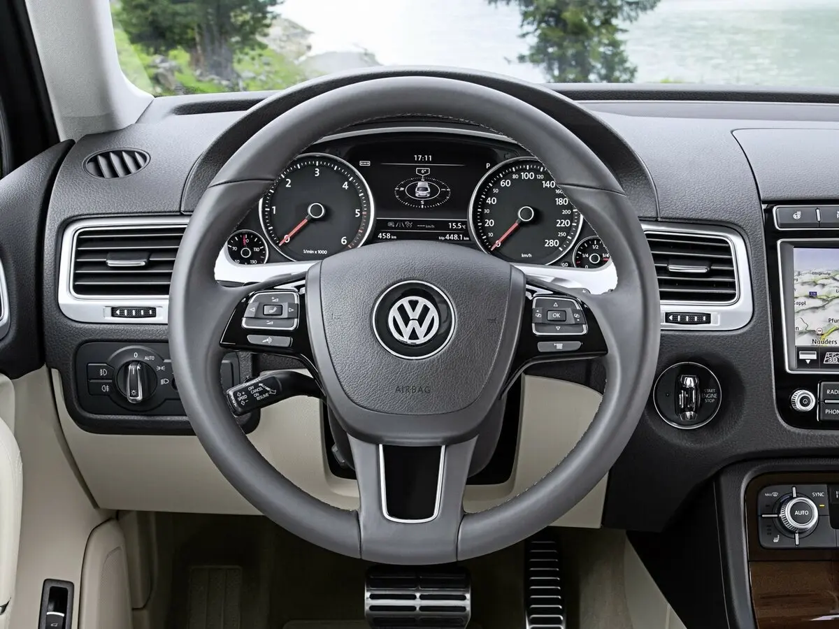 Volkswagen Touareg II Рестайлинг Внедорожник 5 дв. — сүрөт 10