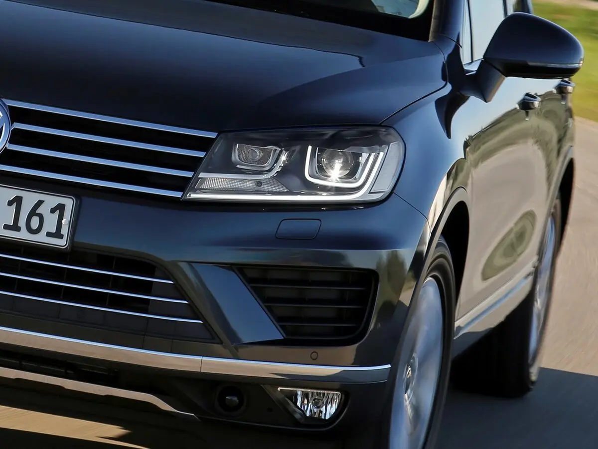 Volkswagen Touareg II Рестайлинг Внедорожник 5 дв. — сүрөт 15