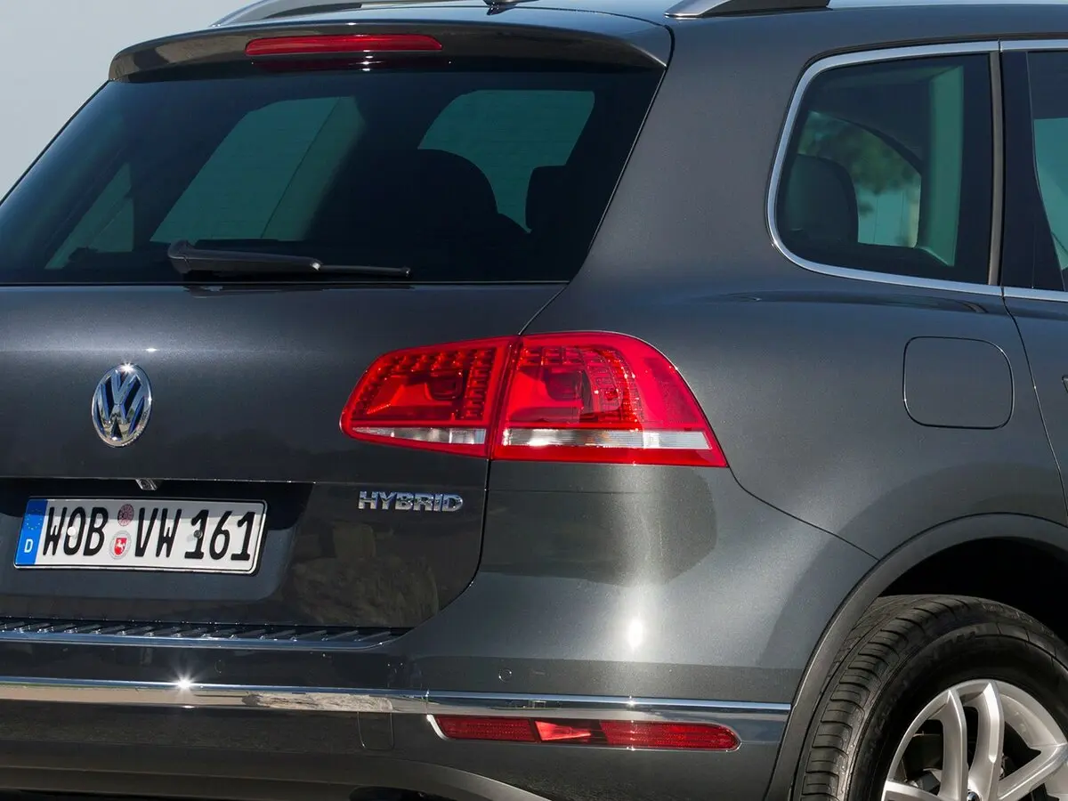 Volkswagen Touareg II Рестайлинг Внедорожник 5 дв. — сүрөт 16