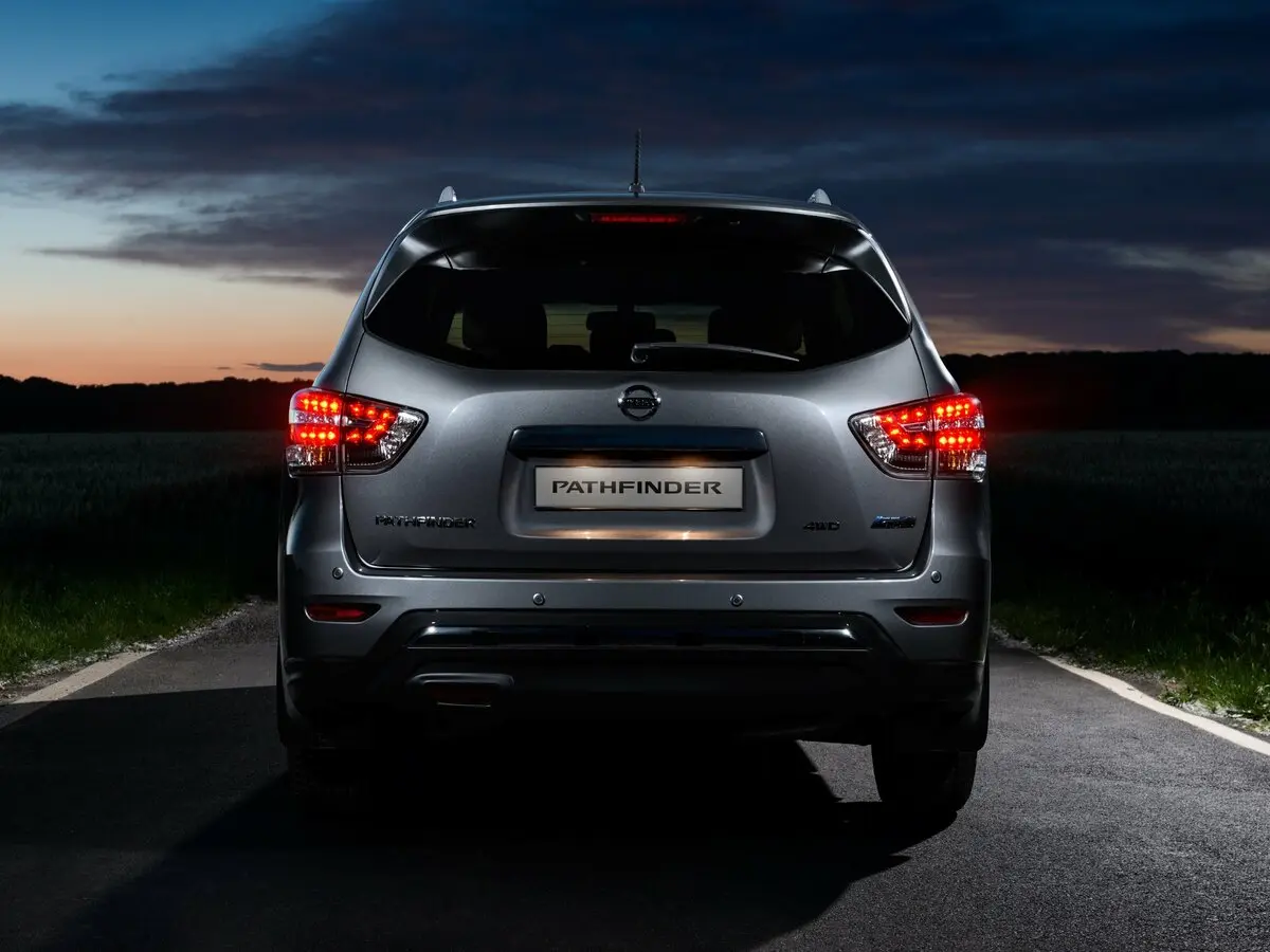 Nissan Pathfinder IV Внедорожник 5 дв. — фото 4