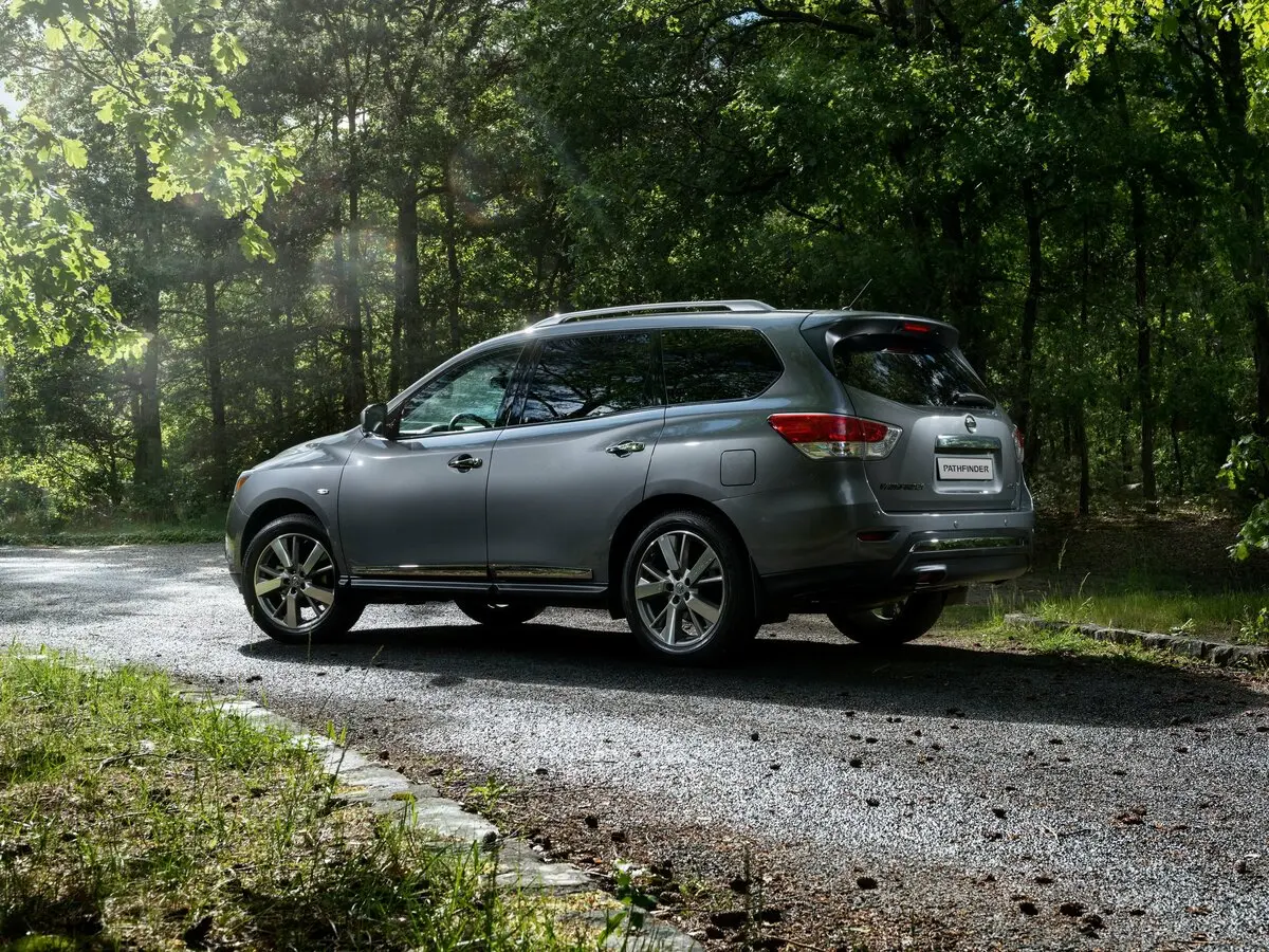 Nissan Pathfinder IV Внедорожник 5 дв. — фото 5