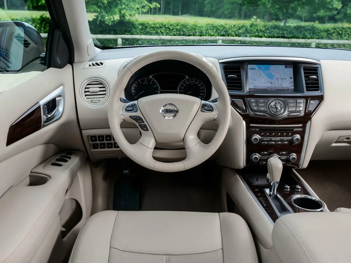 Nissan Pathfinder IV Внедорожник 5 дв. — фото 6