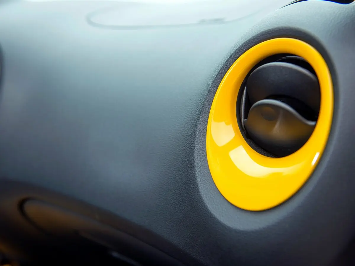 Nissan Juke I Рестайлинг Внедорожник 5 дв. — photo 17