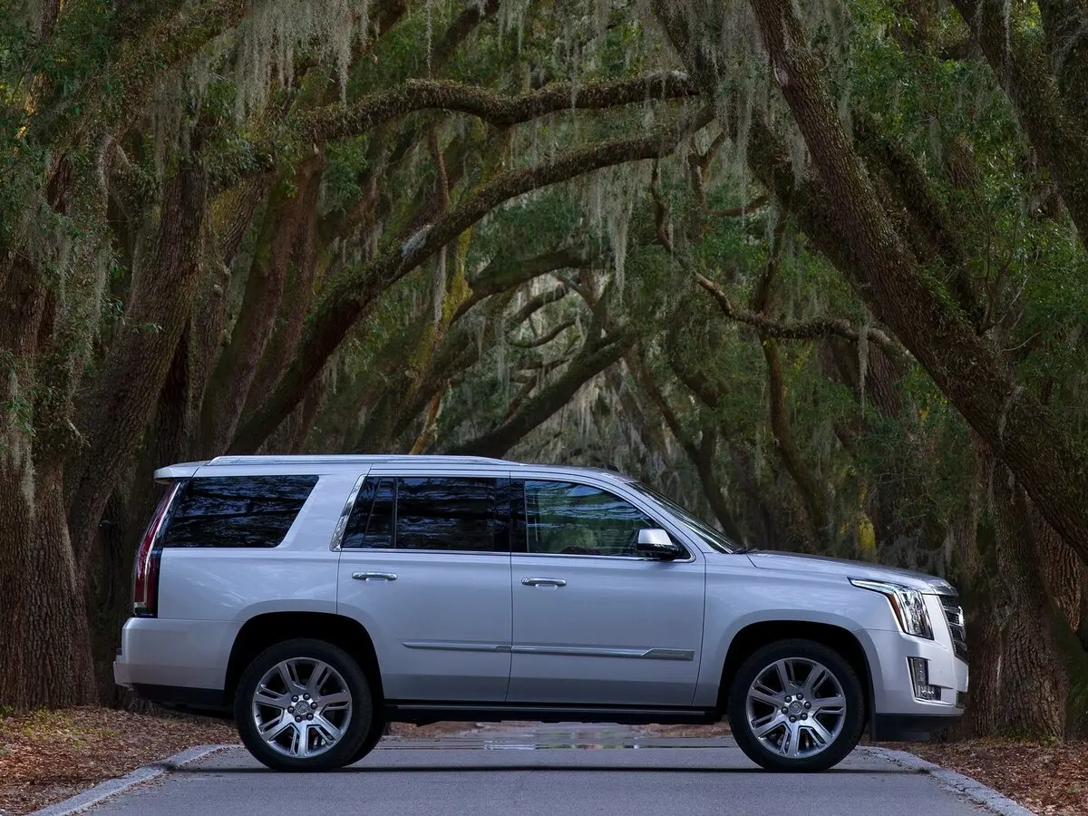 Cadillac Escalade IV Внедорожник 5 дв. — сүрөт 2