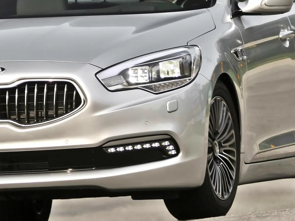 Kia Quoris I Рестайлинг Седан — сүрөт 13