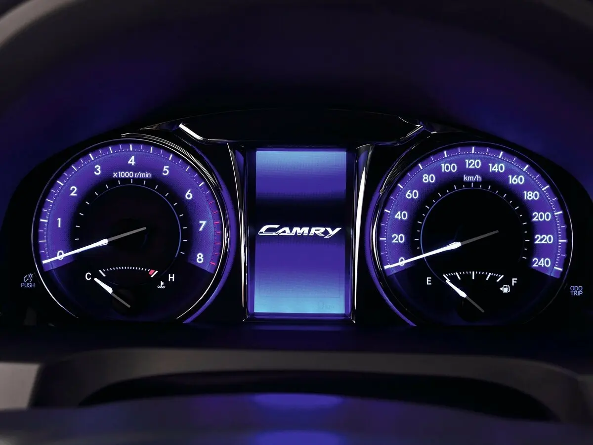 Toyota Camry VII (XV50) Рестайлинг Седан — сүрөт 9
