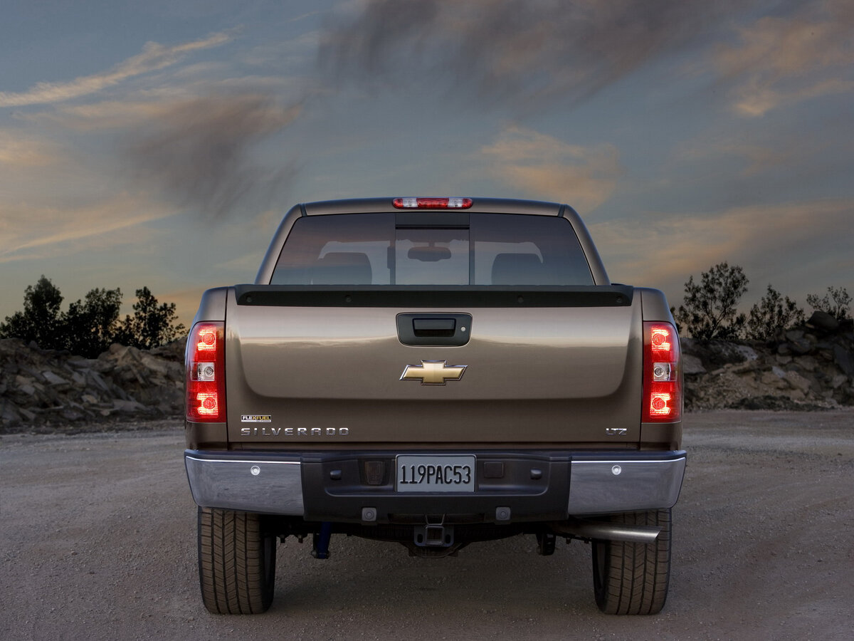 Chevrolet Silverado II (GMT900) Пикап Полуторная кабина Extended Cab