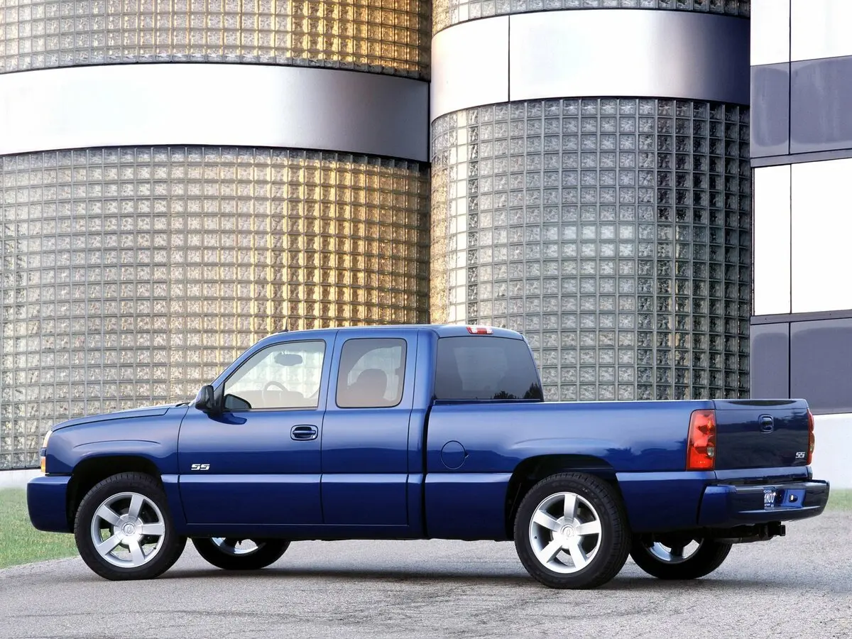 Chevrolet Silverado I (GMT800) Рестайлинг Пикап Полуторная кабина Extended Cab — photo 2
