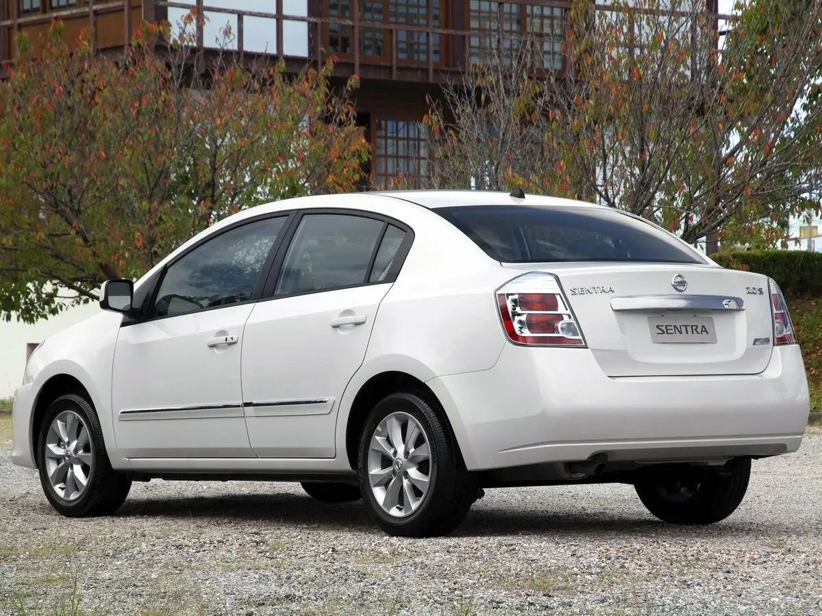 Nissan Sentra VI (B16) Рестайлинг Седан — сүрөт 4