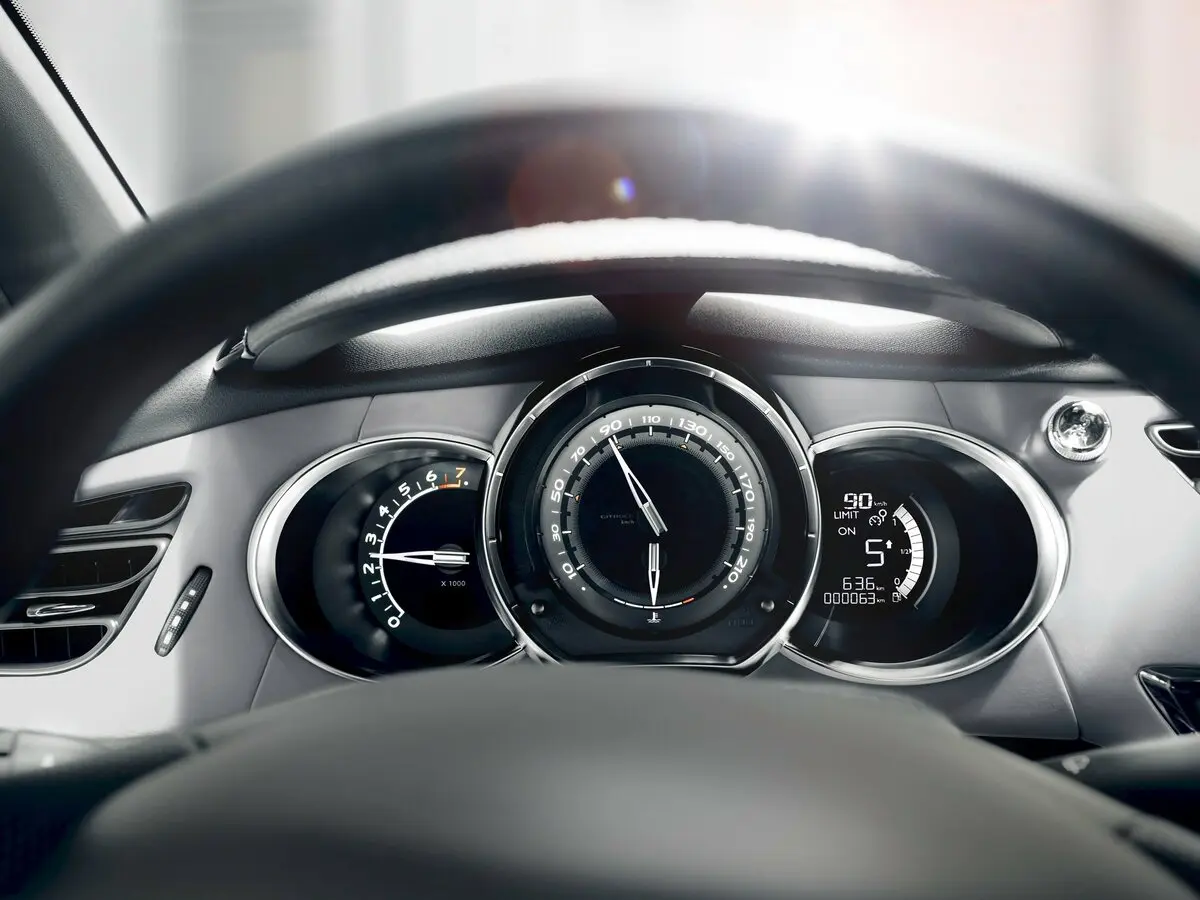 Citroen DS3 I Рестайлинг Хэтчбек 3 дв. — сүрөт 7