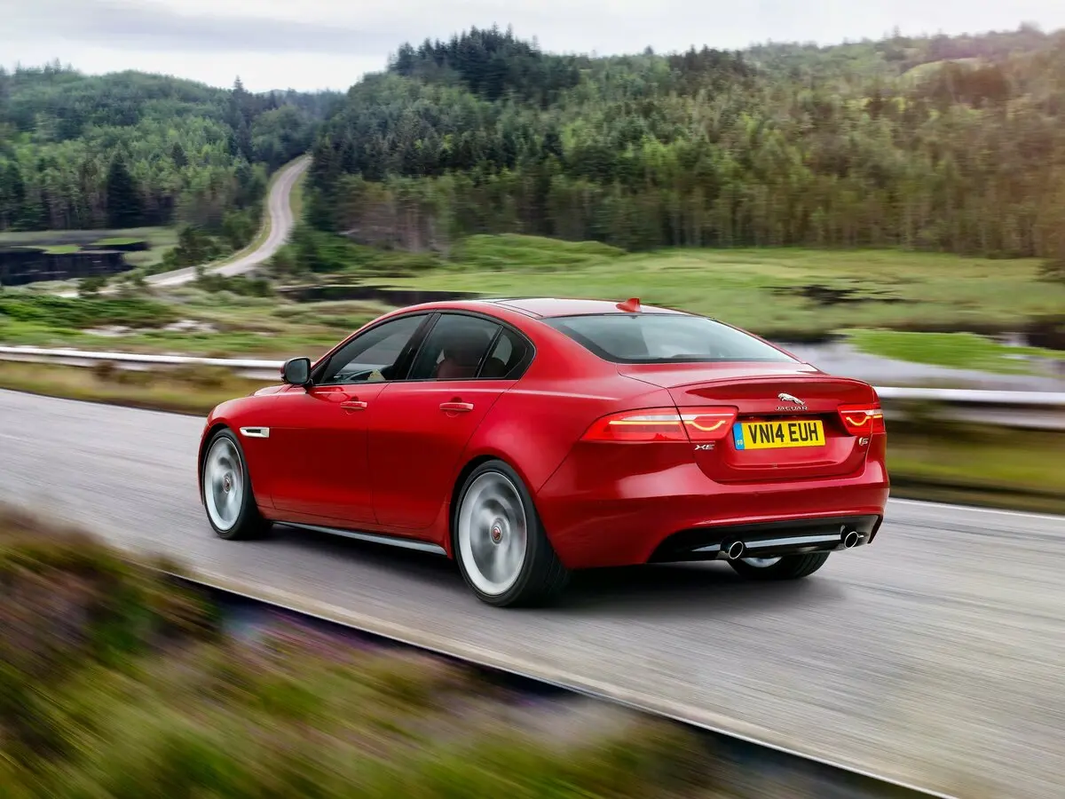 Jaguar XE I Седан — сүрөт 5