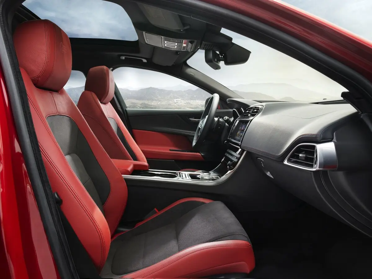 Jaguar XE I Седан — сүрөт 7