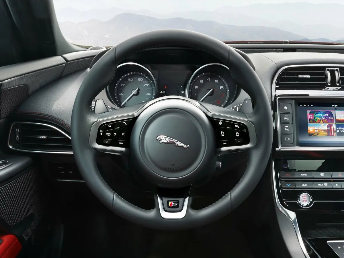 Jaguar XE I Седан — сүрөт 9