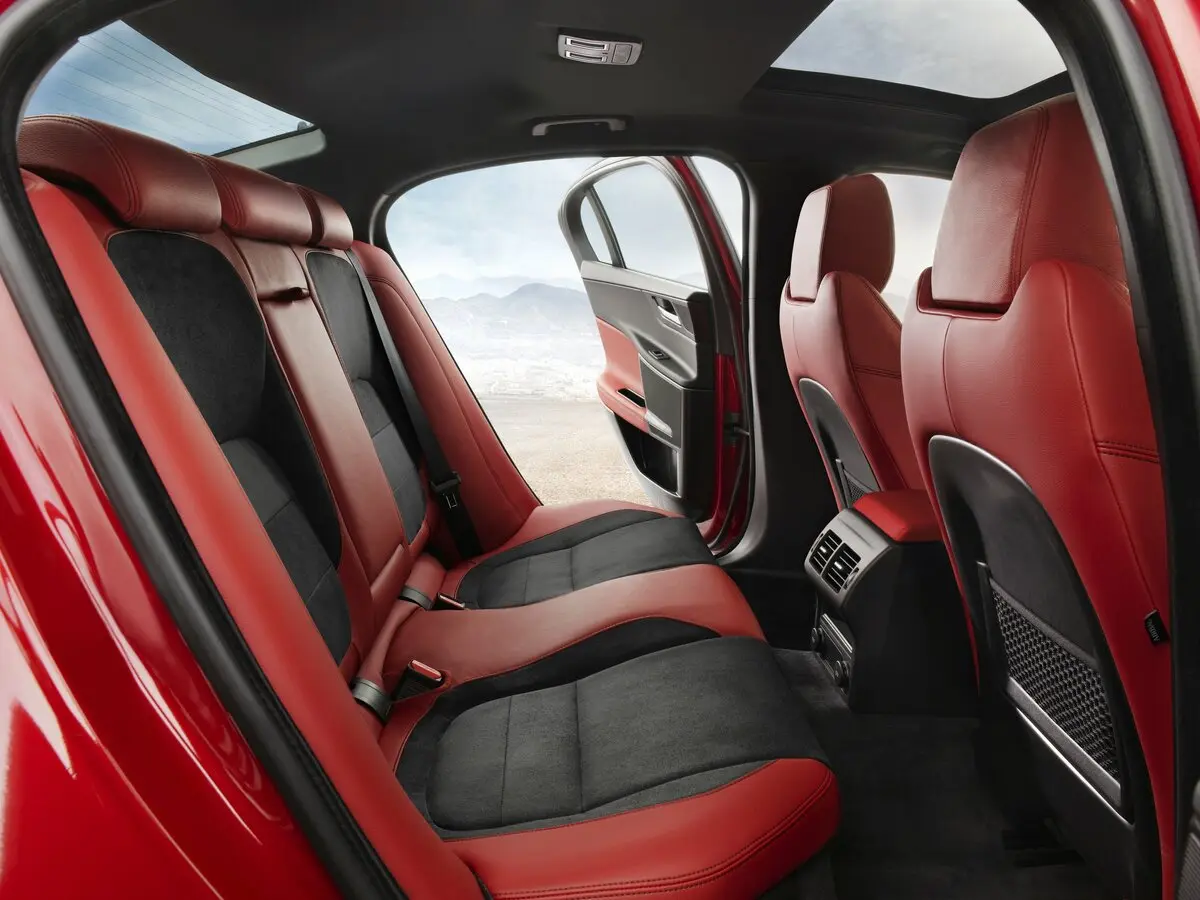 Jaguar XE I Седан — сүрөт 10