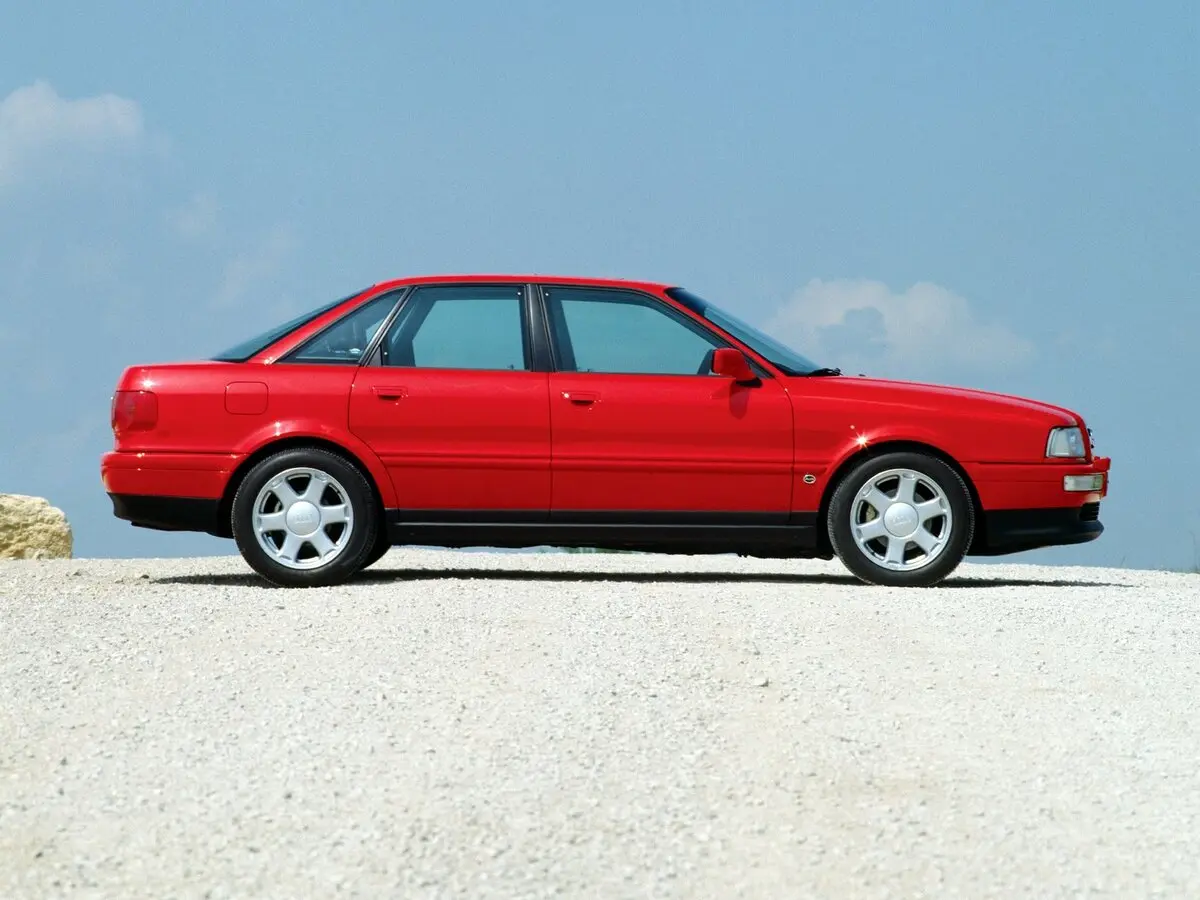 Audi S2 I Седан — photo 2