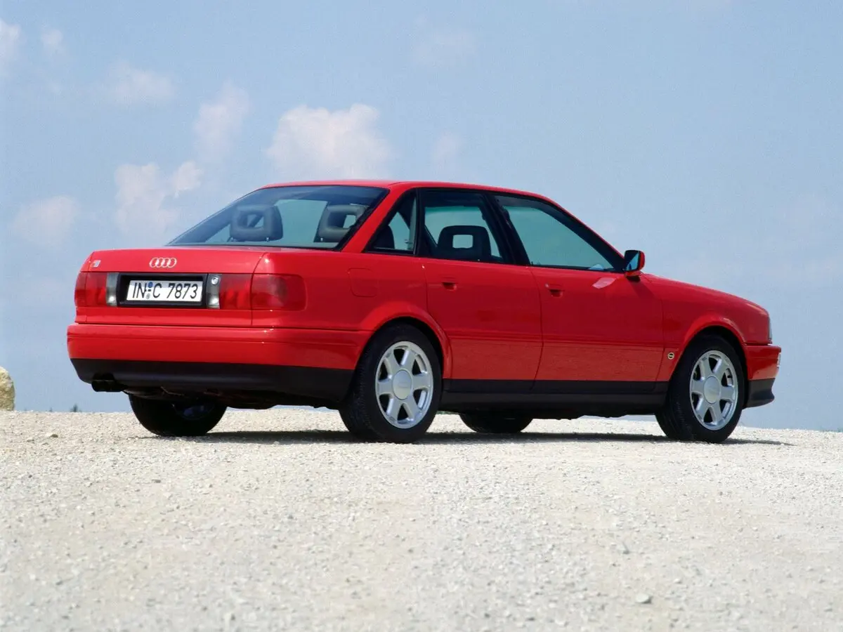 Audi S2 I Седан — photo 3